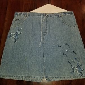 Floral Embroidery Denim Skirt